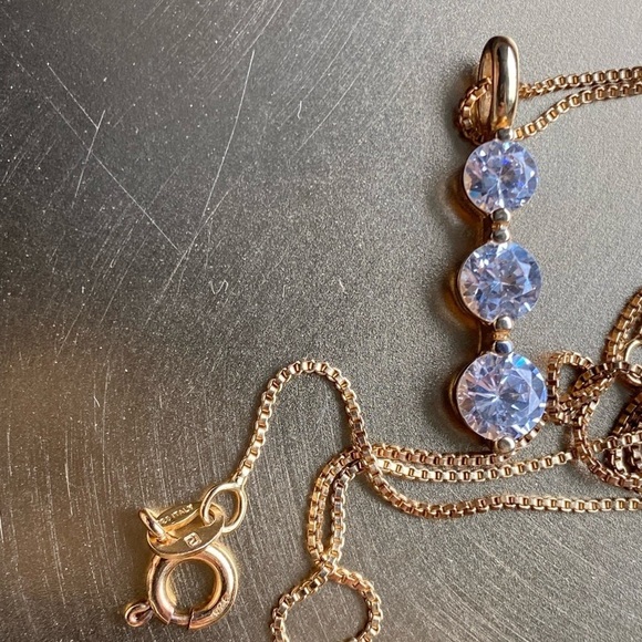 Made in Italy 925SS gold plated 3 stone necklace - Picture 3 of 8